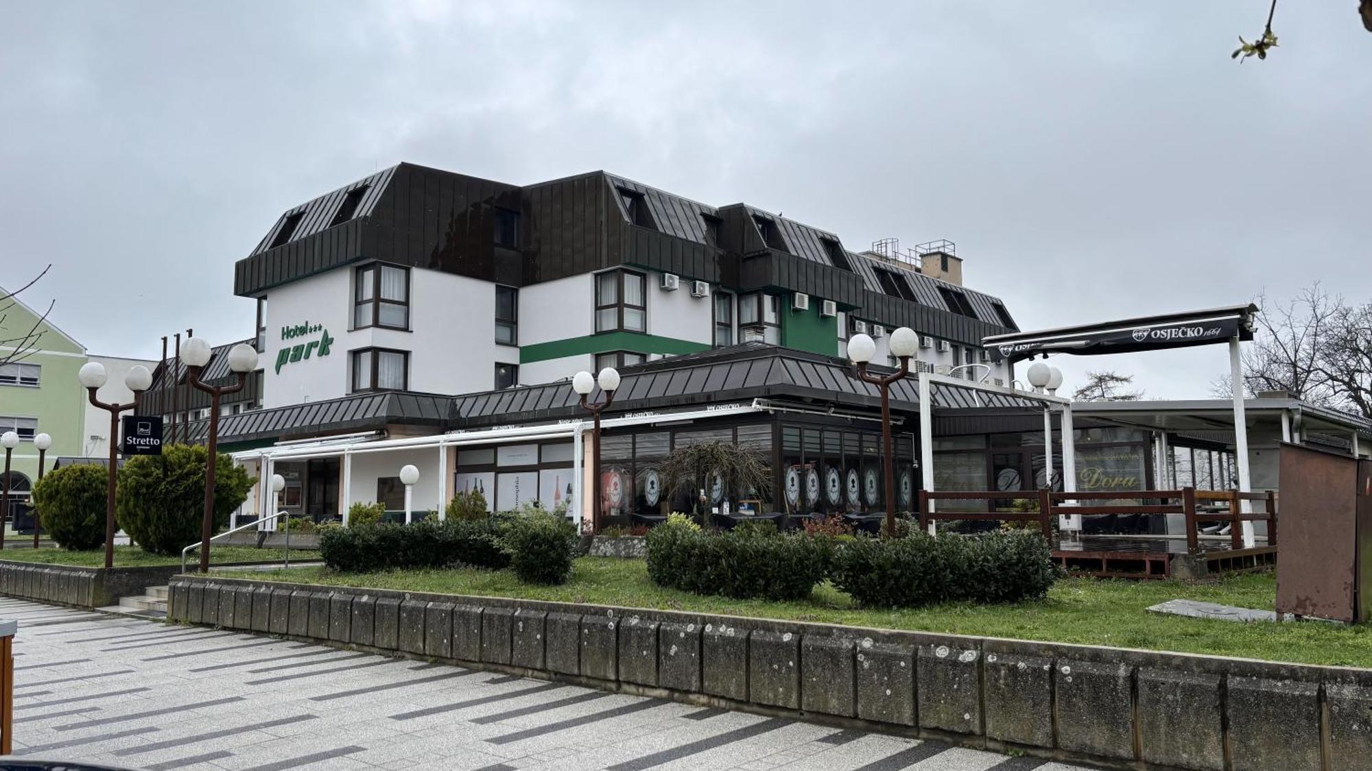 Hotel Park Nasice 外观 照片