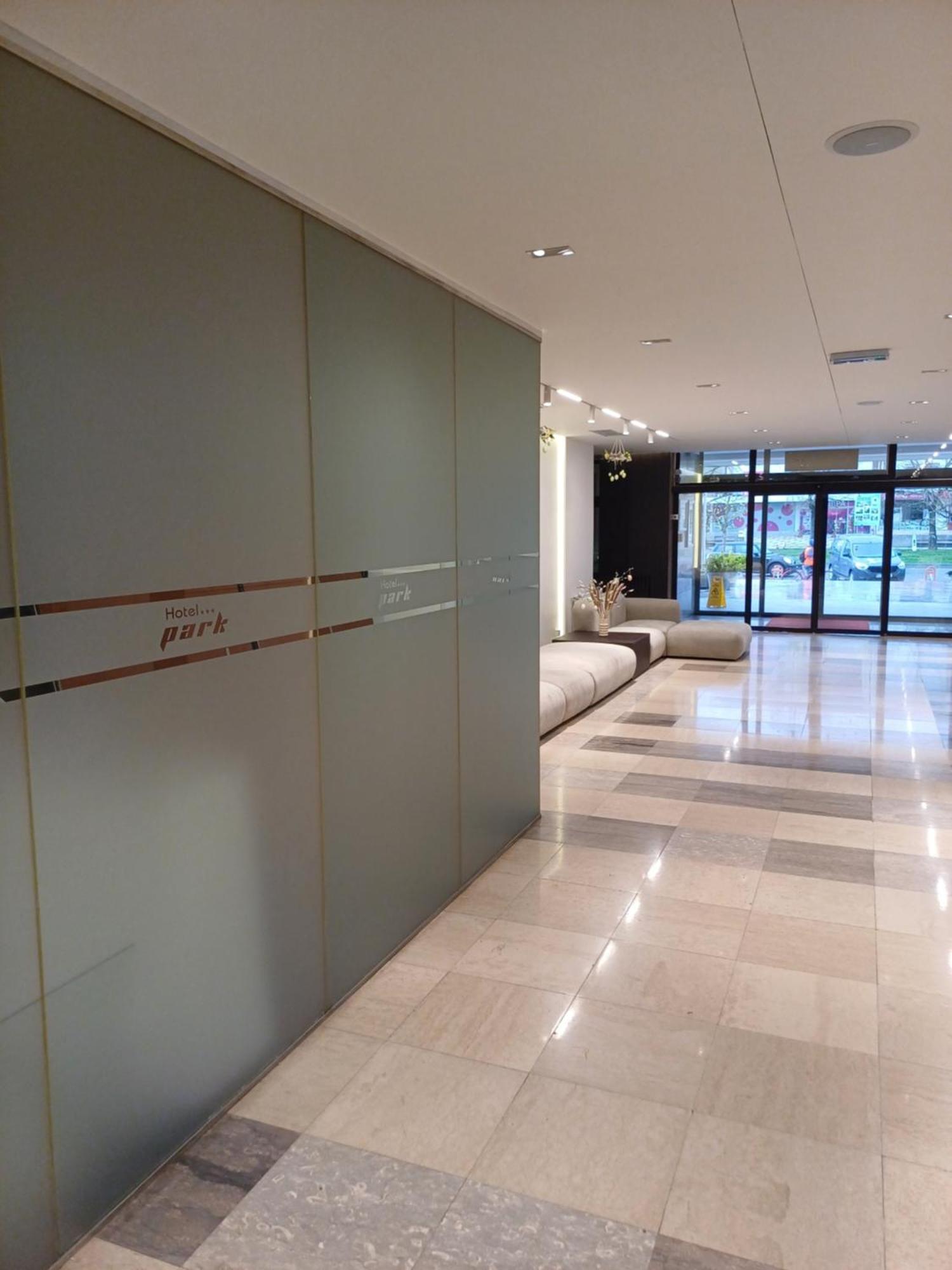 Hotel Park Nasice 外观 照片