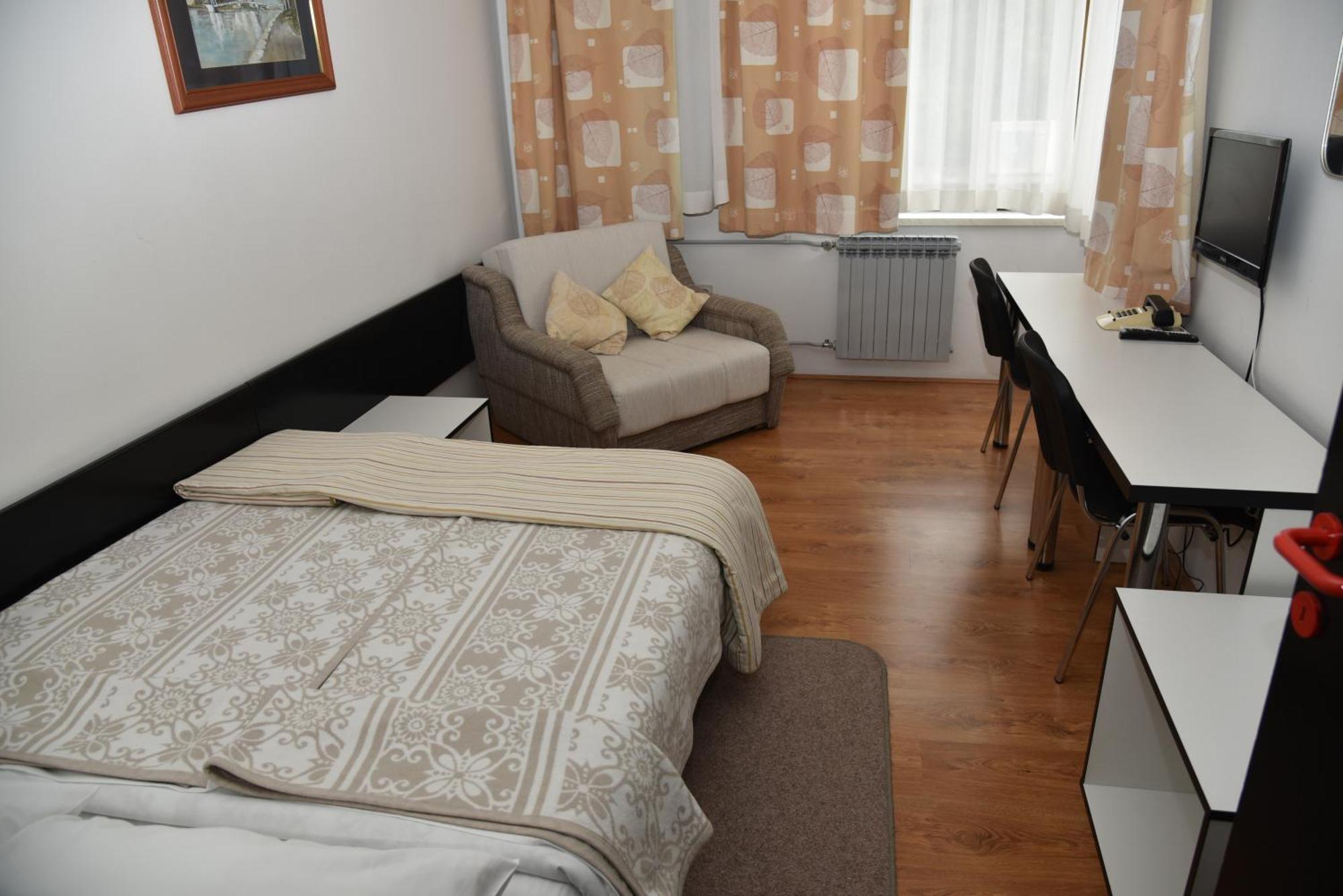 Hotel Park Nasice 外观 照片