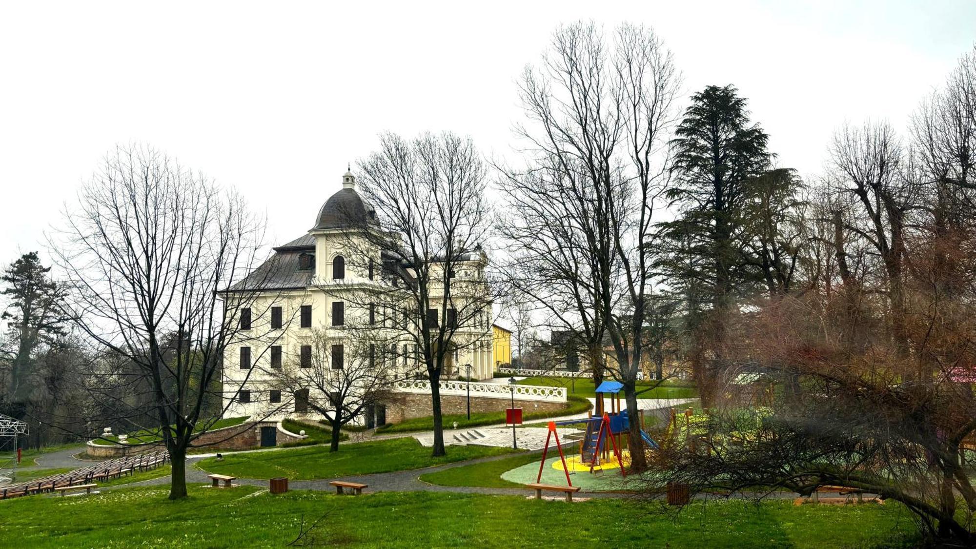 Hotel Park Nasice 外观 照片