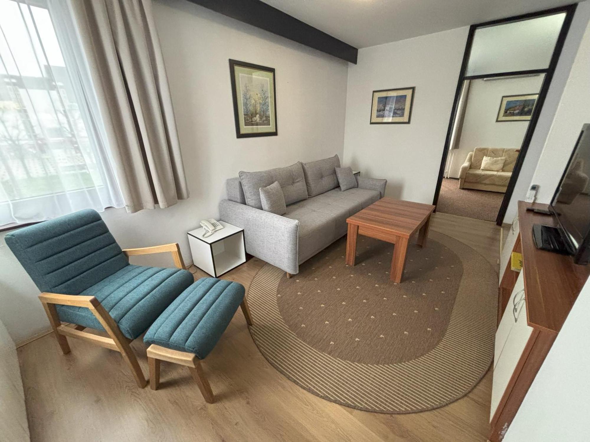 Hotel Park Nasice 外观 照片