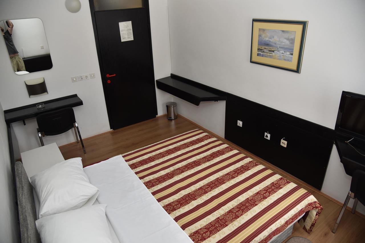 Hotel Park Nasice 外观 照片