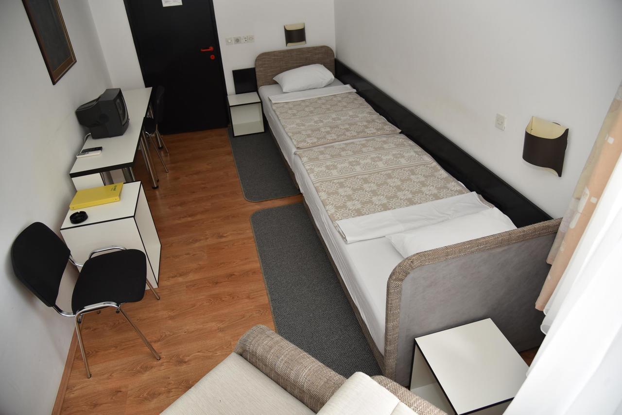 Hotel Park Nasice 外观 照片