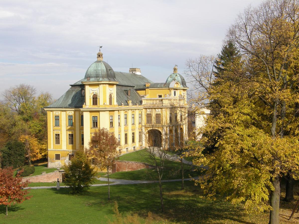 Hotel Park Nasice 外观 照片