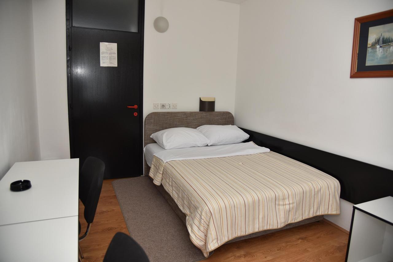 Hotel Park Nasice 外观 照片